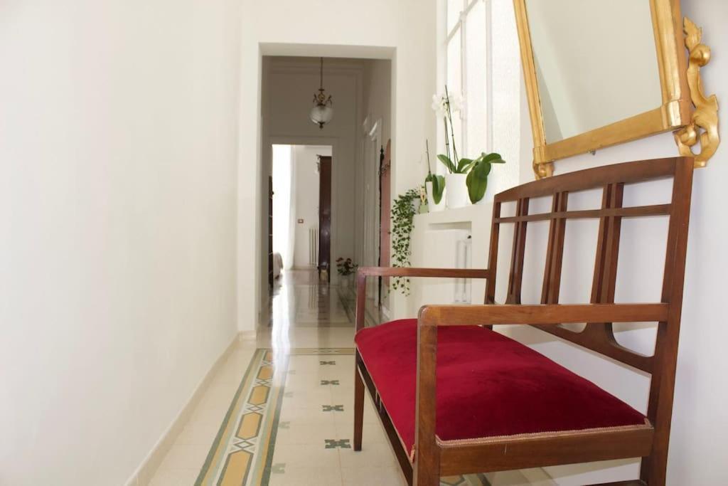 Lux Domus Apartment Бари Экстерьер фото