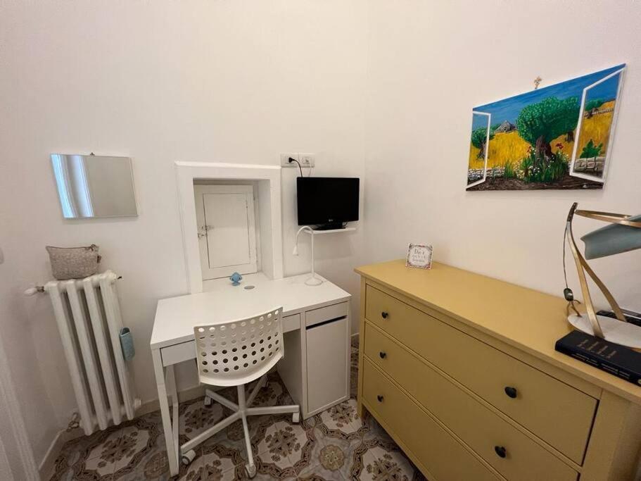 Lux Domus Apartment Бари Экстерьер фото