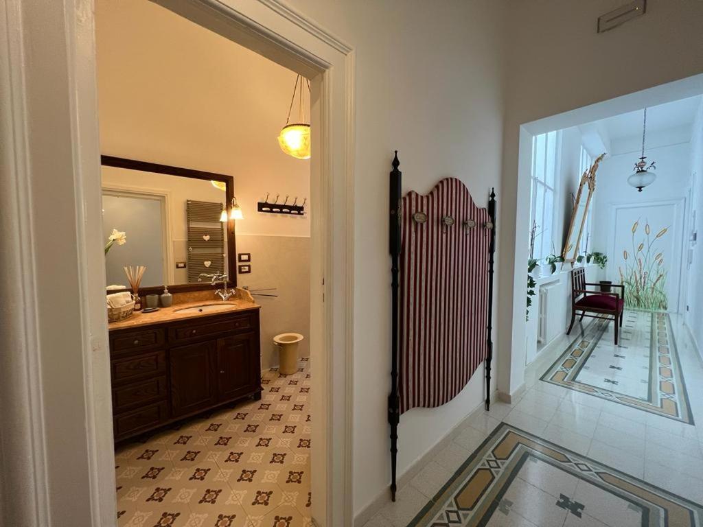 Lux Domus Apartment Бари Экстерьер фото