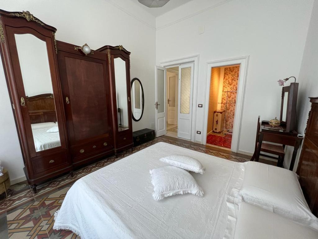 Lux Domus Apartment Бари Экстерьер фото